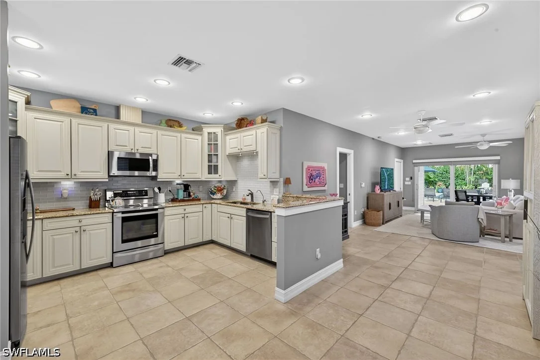Photo of 740 5th Avenue N