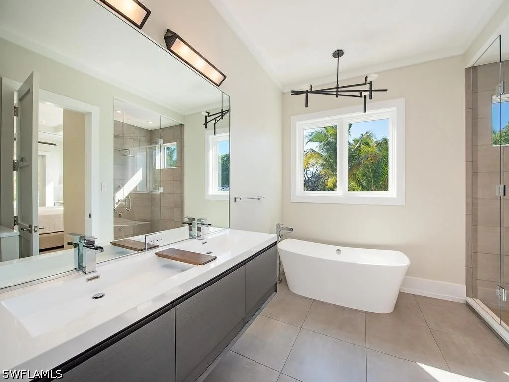 Photo of 225 4th Avenue N