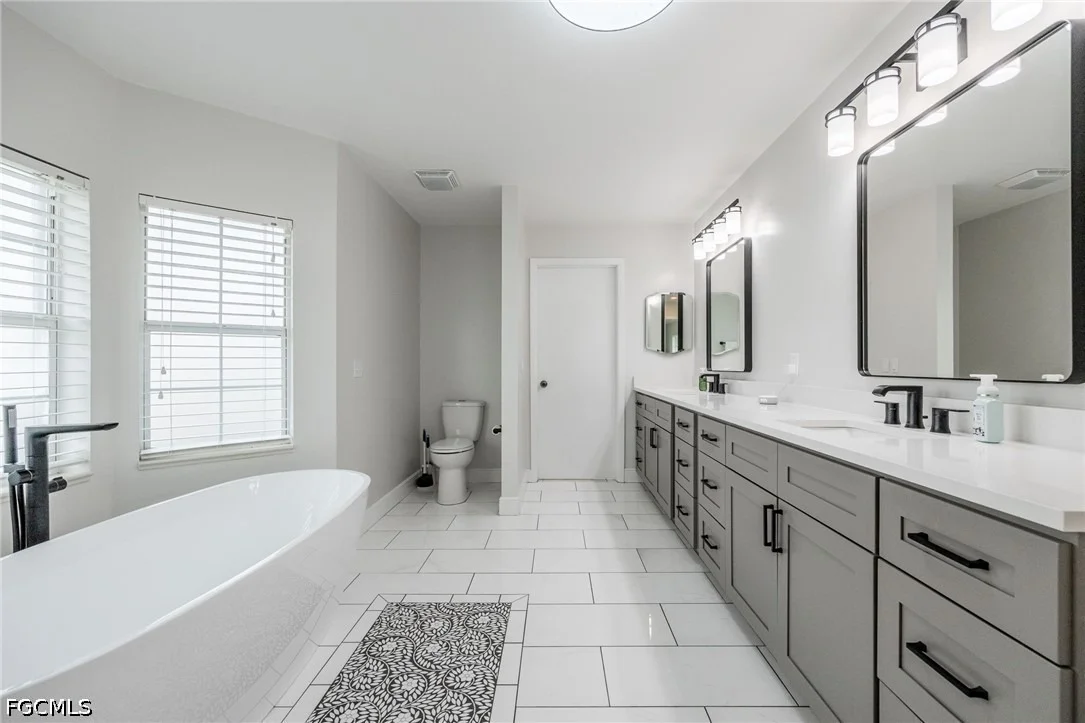 Photo of 1261 Riverbend Drive