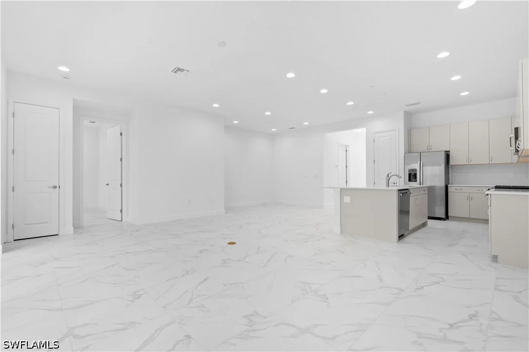 Photo of 2589 Kingfisher Drive