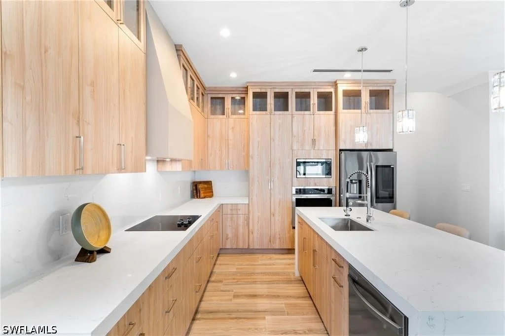 Photo of 653 107th Avenue N
