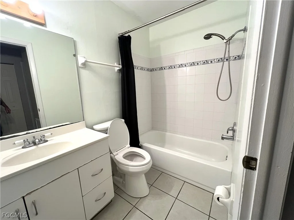 Photo of 4040 S Edgewater Circle