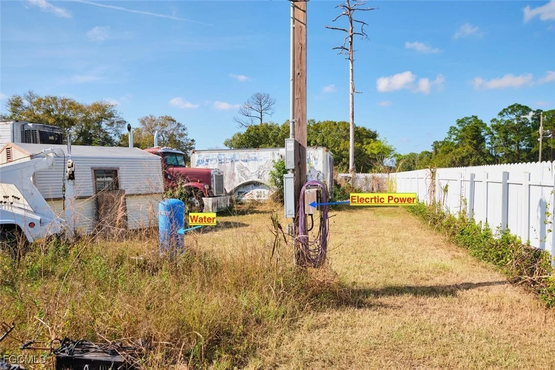Photo of 319 N Industrial Loop