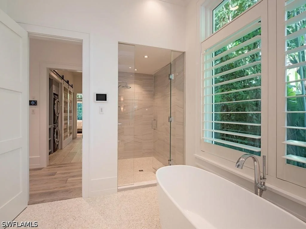 Photo of 225 4th Avenue N