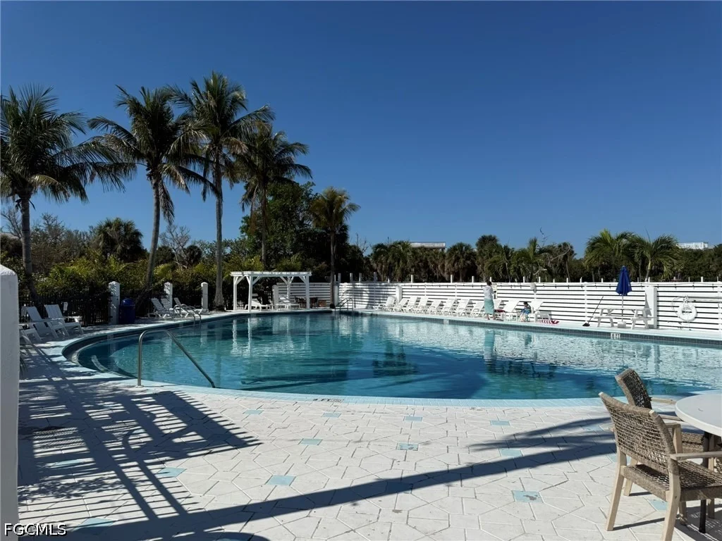 Photo of 484 Gulf Bend Drive