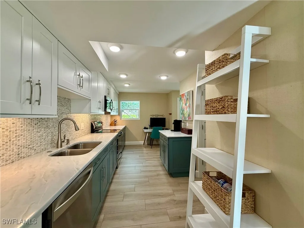 Photo of Unit 534 at 800 River Point Drive