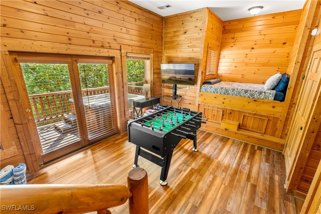 Photo of 4062 Chamberlain Lane