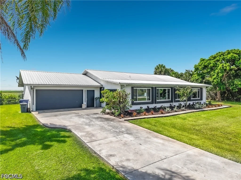 Photo of 2795 River Road