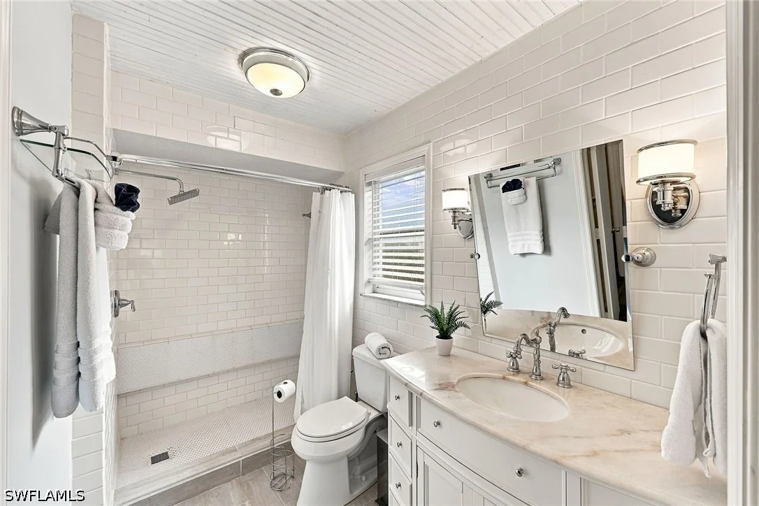 Photo of 862 97th Avenue N
