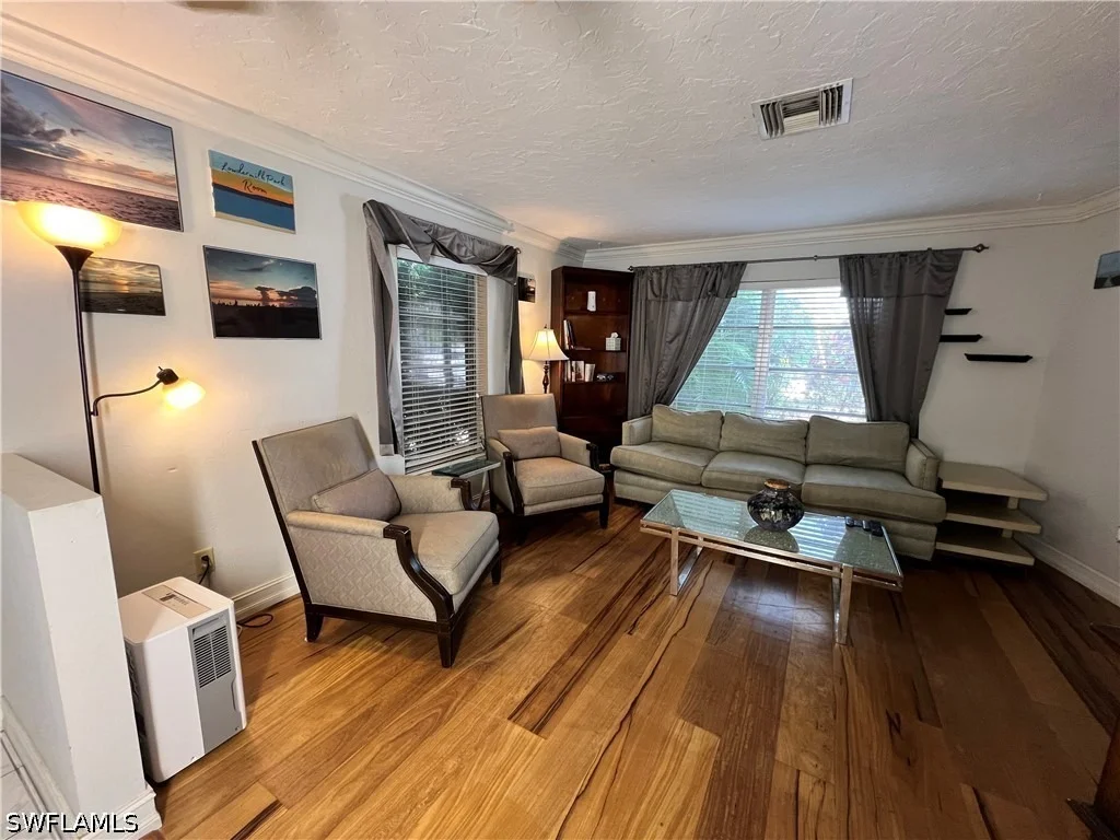 Photo of 690 95th Avenue N
