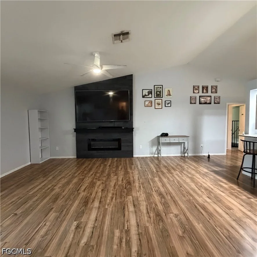 Photo of 281 8th Street SE