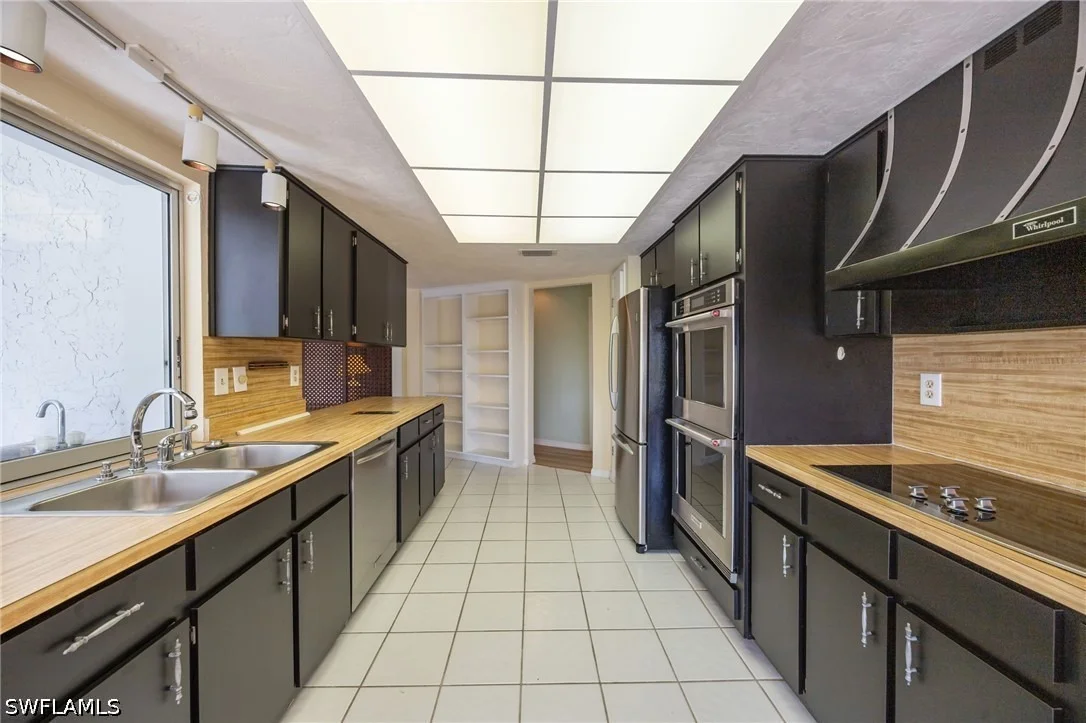 Photo of 379 Torrey Pines Point