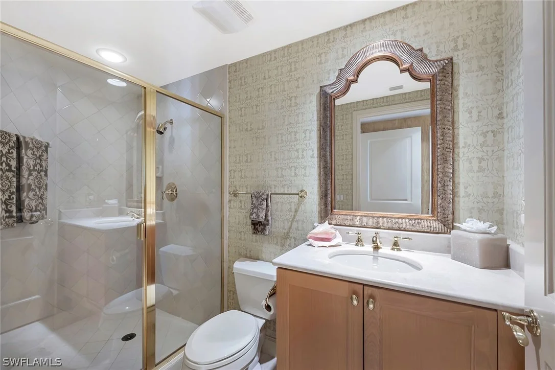 Photo of Unit 1002 at 6597 Nicholas Boulevard