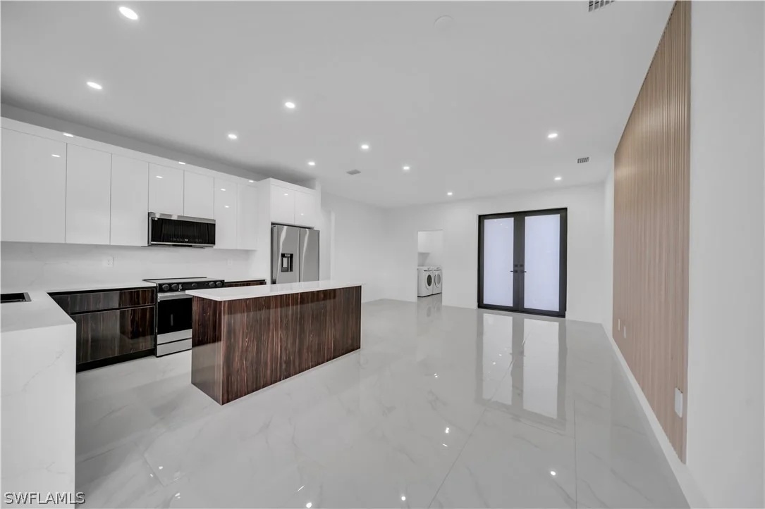 Photo of 704 Holmes Avenue