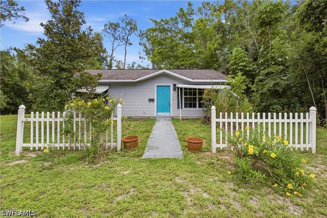 Photo of 150 Logan Boulevard N