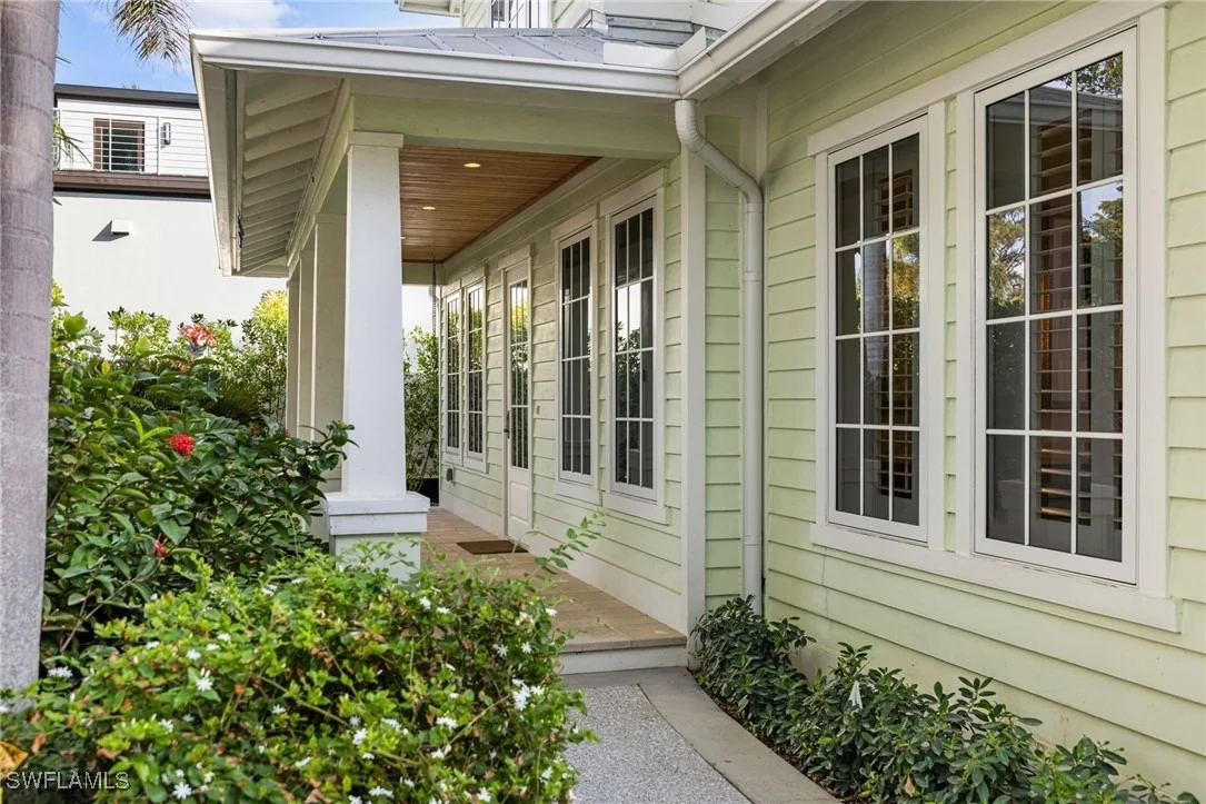 Photo of 572 7th Avenue N