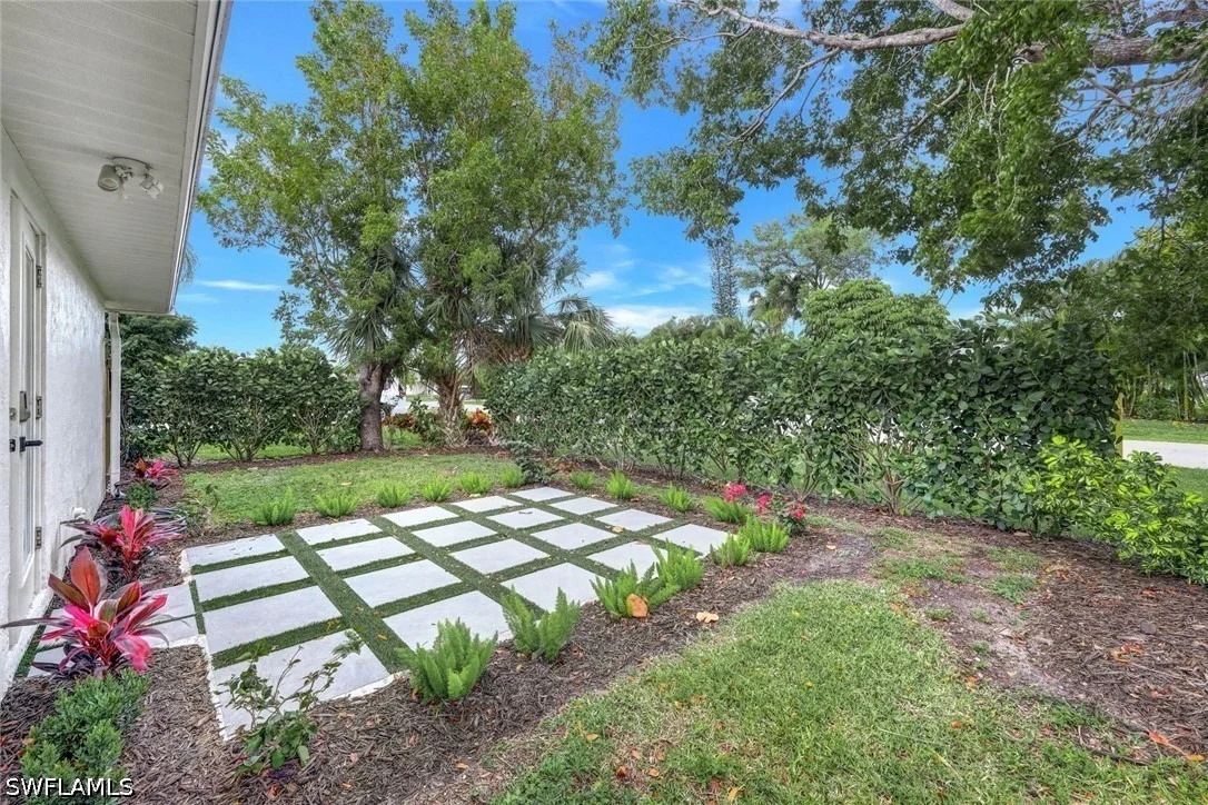Photo of 596 105th Avenue N