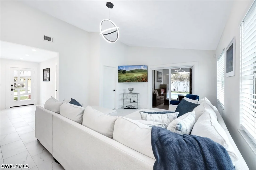 Photo of 596 105th Avenue N