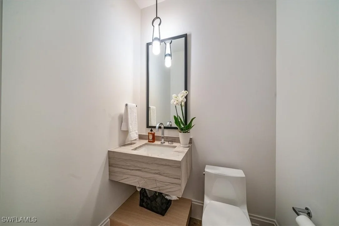 Photo of 349 2nd Avenue N