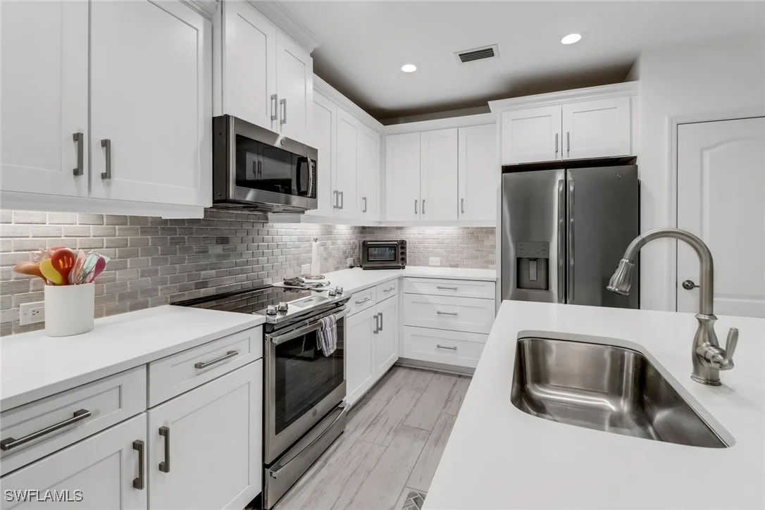 Photo of Unit 1801 at 6953 Avalon Circle