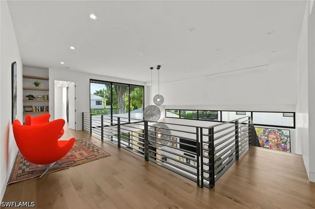 Photo of 376 1ST Avenue N