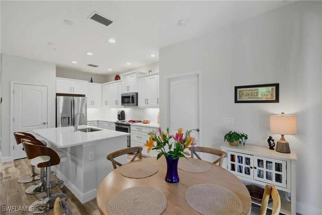 Photo of Unit 1908 at 6947 Avalon Circle
