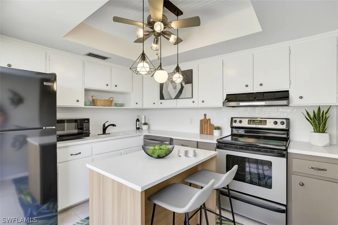 Photo of Unit 732 at 355 Palm Drive