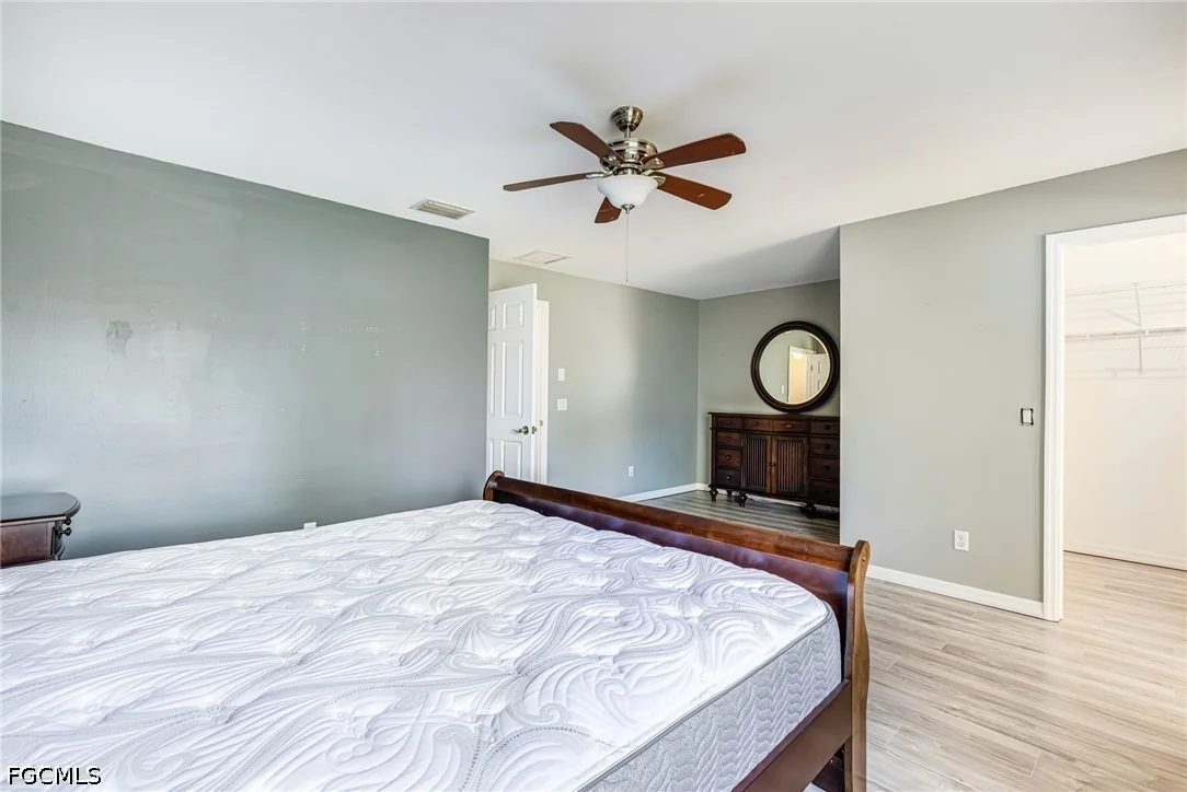 Photo of Unit 5 at 9812 Foxhall Way