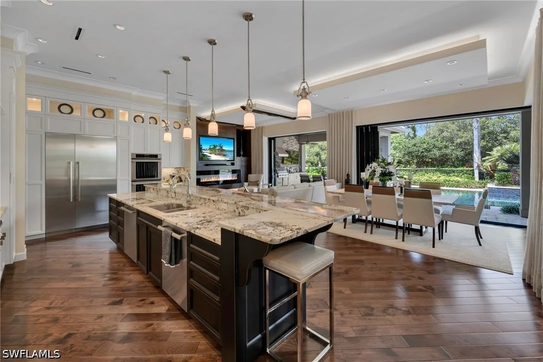 Photo of 384 Edgemere Way E