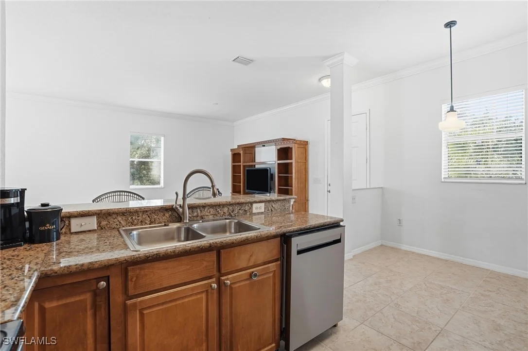 Photo of Unit 604 at 970 Peggy Circle