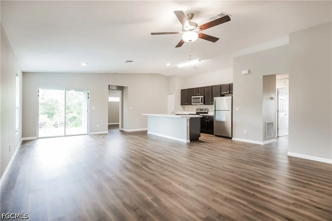Photo of 856 Anchor Street E