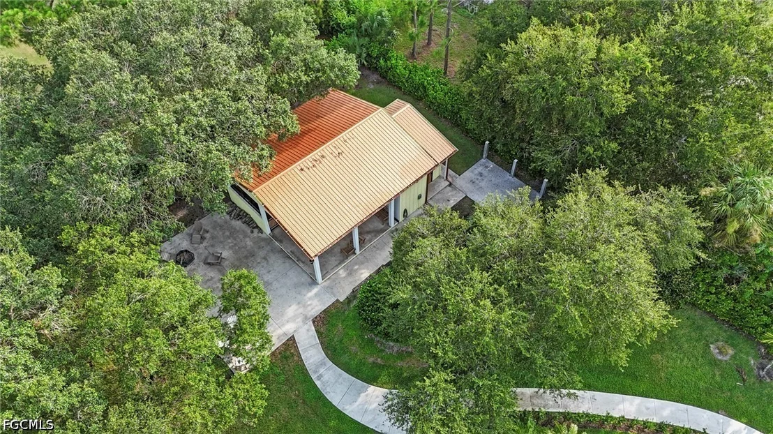 Photo of 21531 N RIVER Road