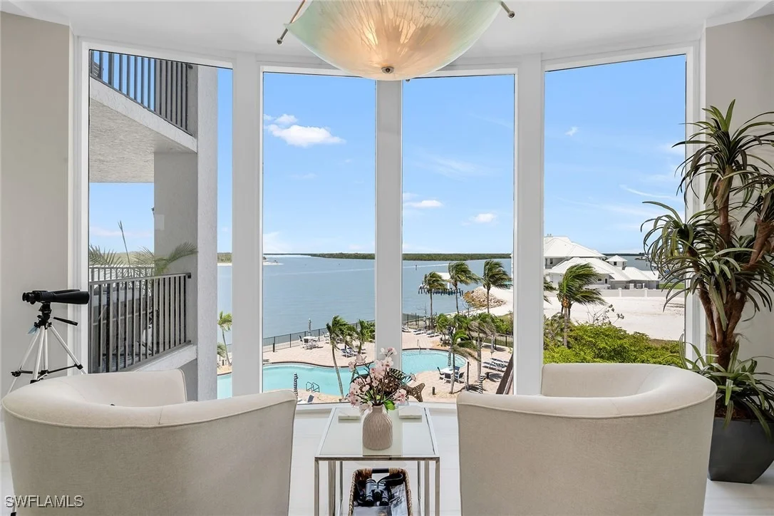 Photo of Unit 306 at 700 La Peninsula Boulevard
