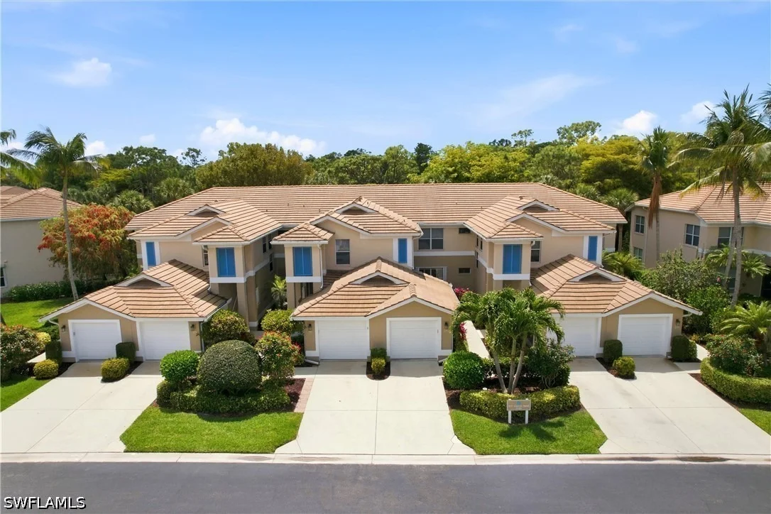 Photo of Unit 201 at 817 Carrick Bend Circle
