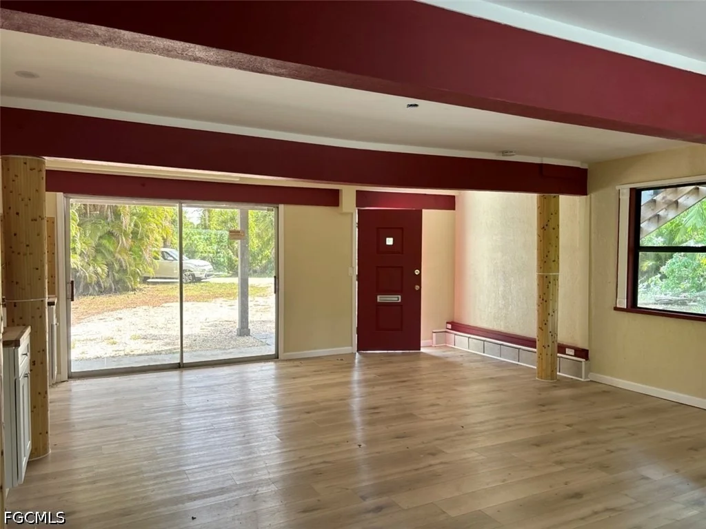 Photo of 10925 Russell Road