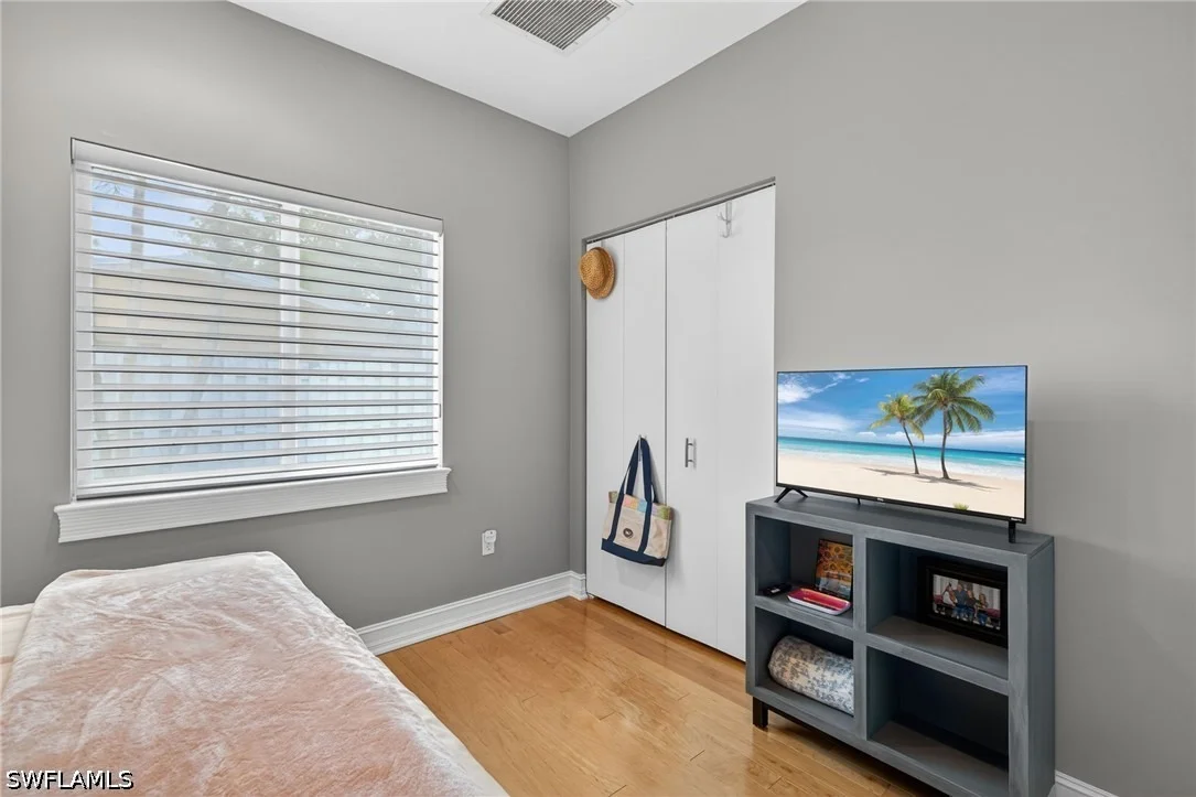 Photo of 740 5th Avenue N