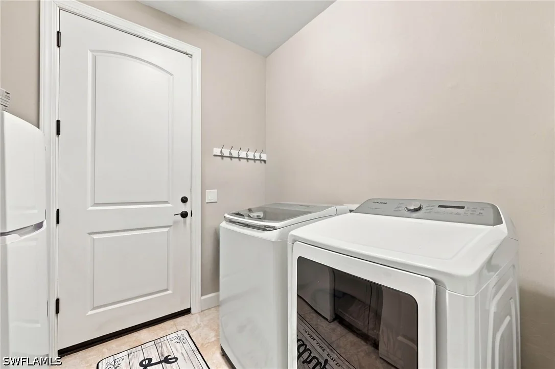 Photo of 7230 Live Oak Drive