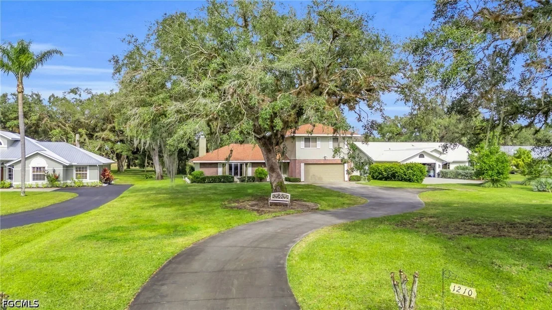 Photo of 1210 Riverbend Drive