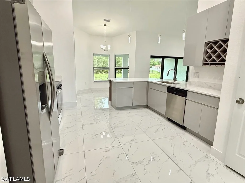 Photo of 915 Edison Avenue