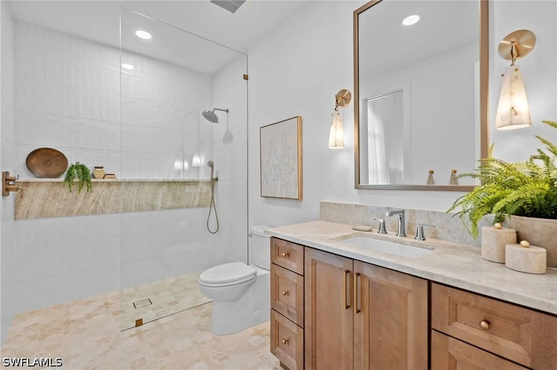 Photo of 189 Edgemere Way S