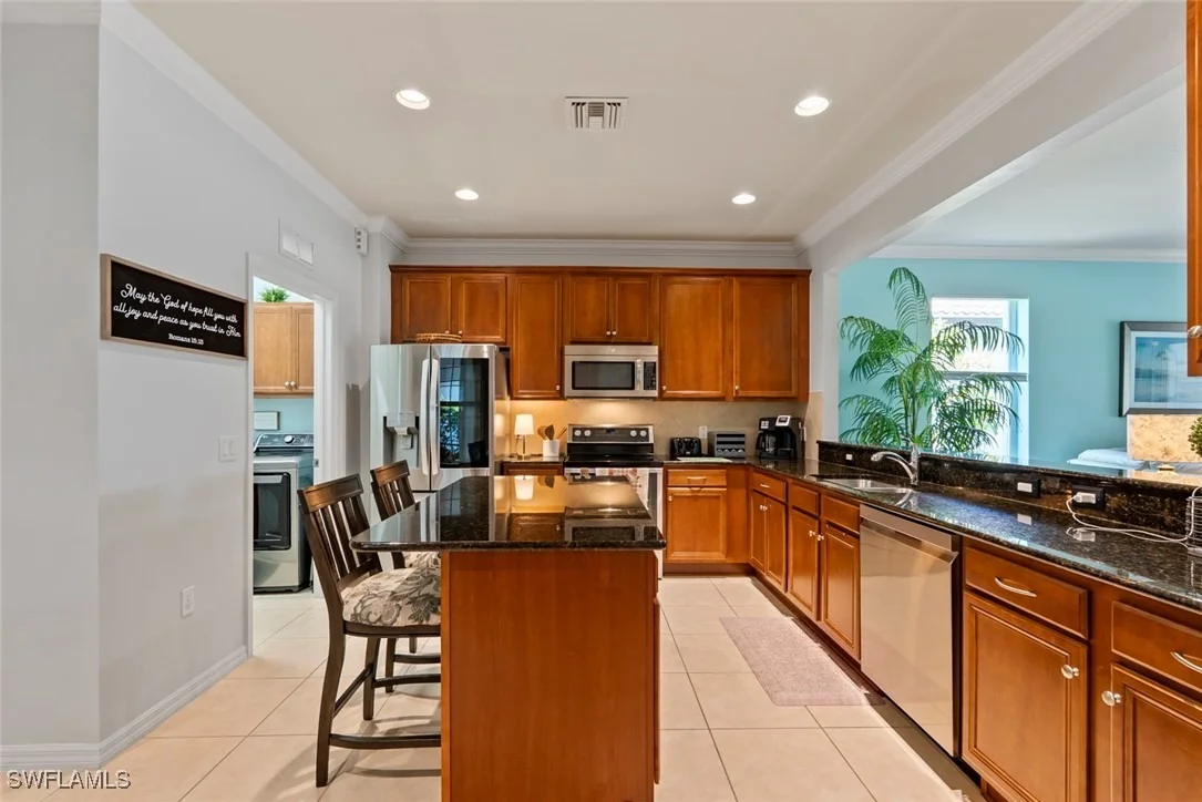 Photo of 6101 Victory Drive