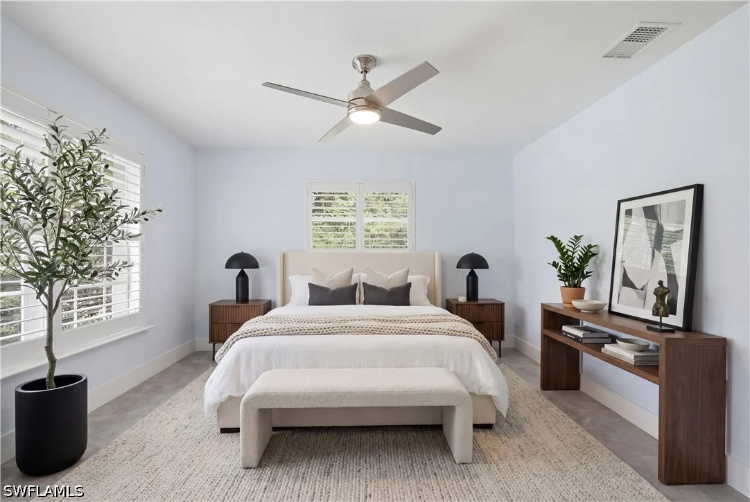 Photo of 150 Logan Boulevard N
