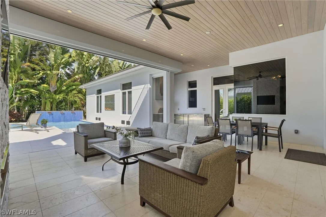 Photo of 725 Harbour Drive