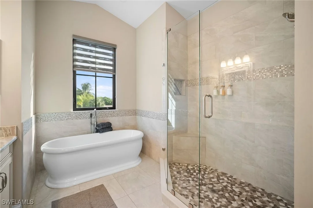 Photo of 699 98th Avenue N