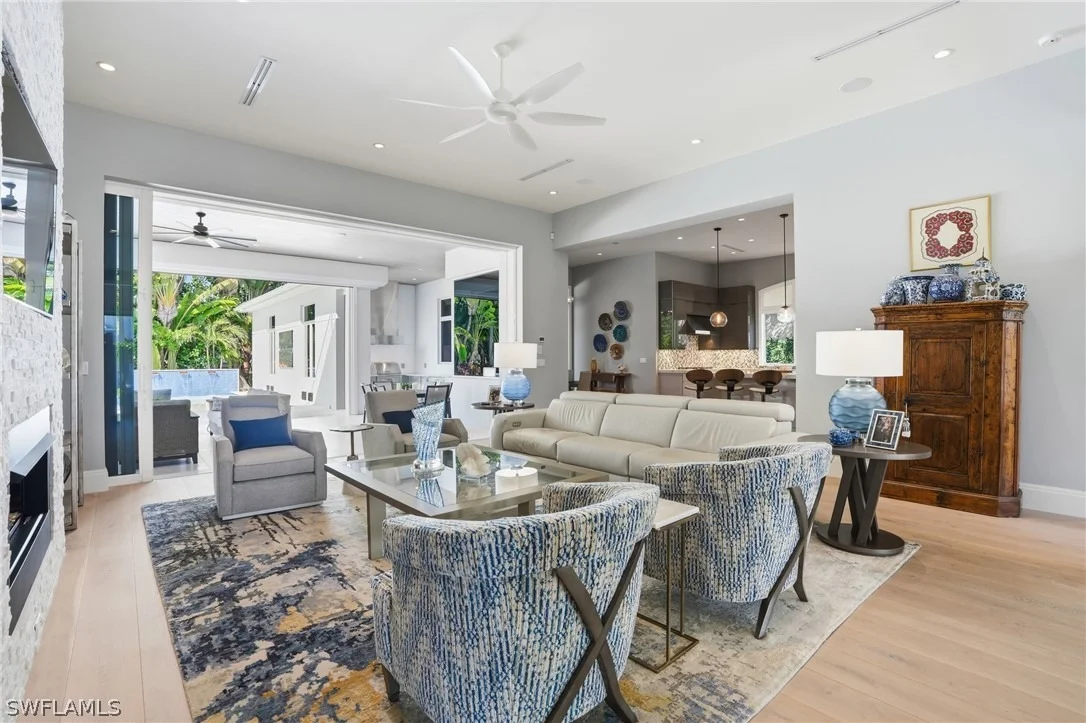Photo of 725 Harbour Drive