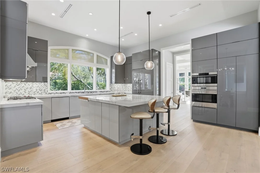 Photo of 725 Harbour Drive