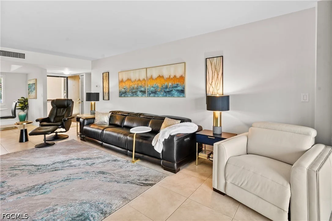 Photo of Unit 105 at 413 Augusta Boulevard