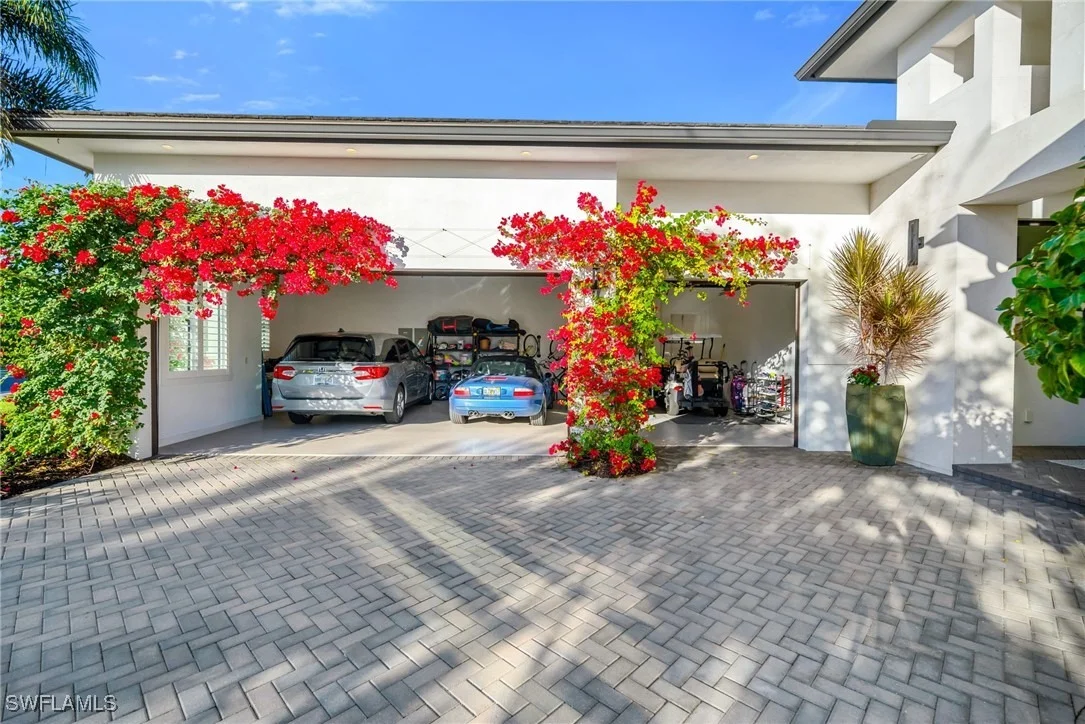 Photo of 1671 Vinland Way