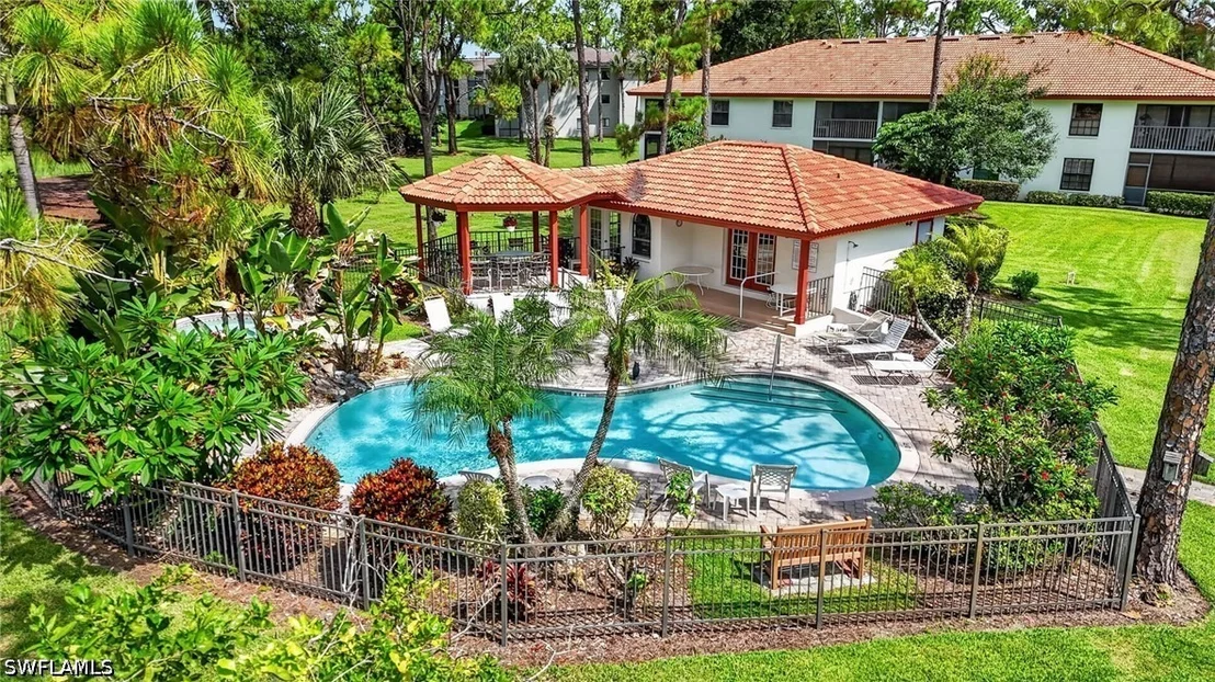 Photo of Unit 7 at 909 Augusta Boulevard