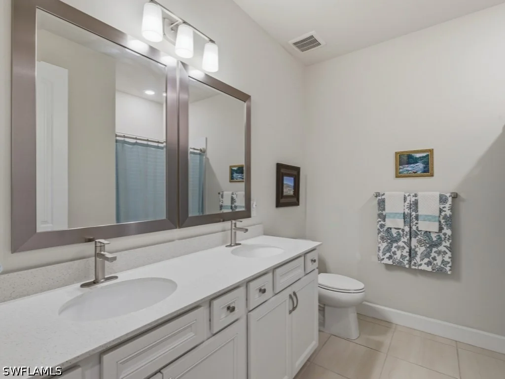 Photo of 4010 E Hampton Circle
